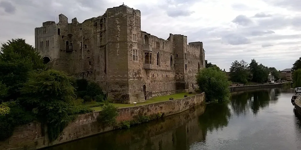 Big Battlefield Walks Weekends - Civil War Newark and its 1644 battle at Newark Castle and Gardens