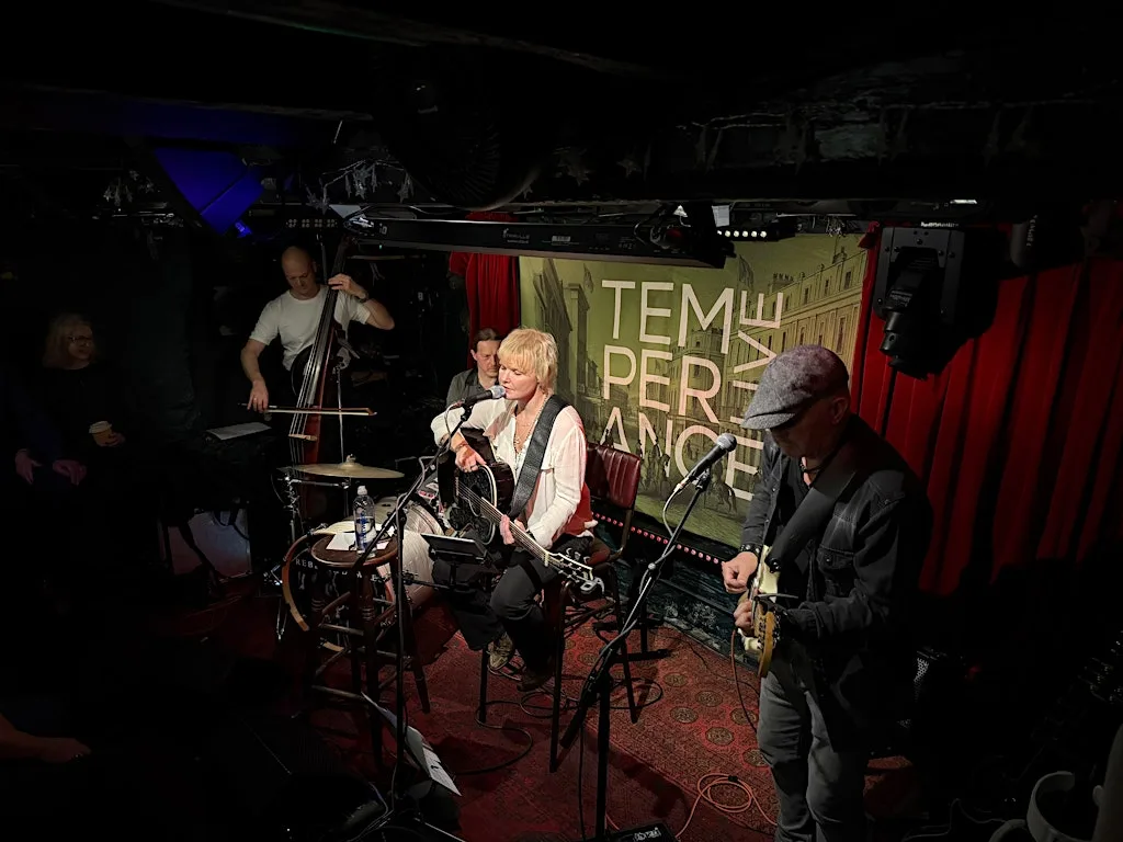 blues @ temperance | Rebecca Downes (stripped back trio) Xmas show at Temperance
