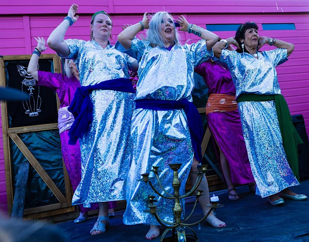 Community Connections Show: Dance, Music & Fun at Earth Moves Cooperative