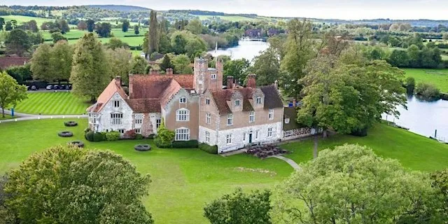 Guides for Brides Bisham Abbey Wedding Fair, Berkshire, SL7 1RR at Bisham Abbey