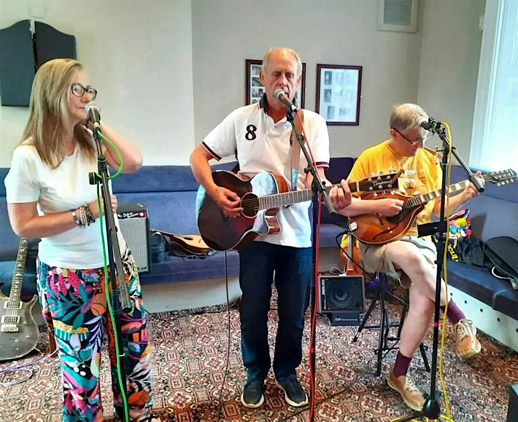 Open Mic on Sunday afternoon 1st November at The Oak House, Leamington Spa at Oak House Club