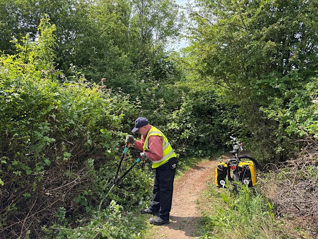 The Conservation Volunteers - Hatherop Park Meadow & Pathway Management