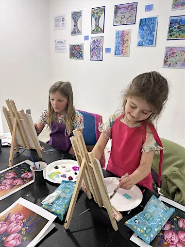 Weekly art classes for kids at playaway