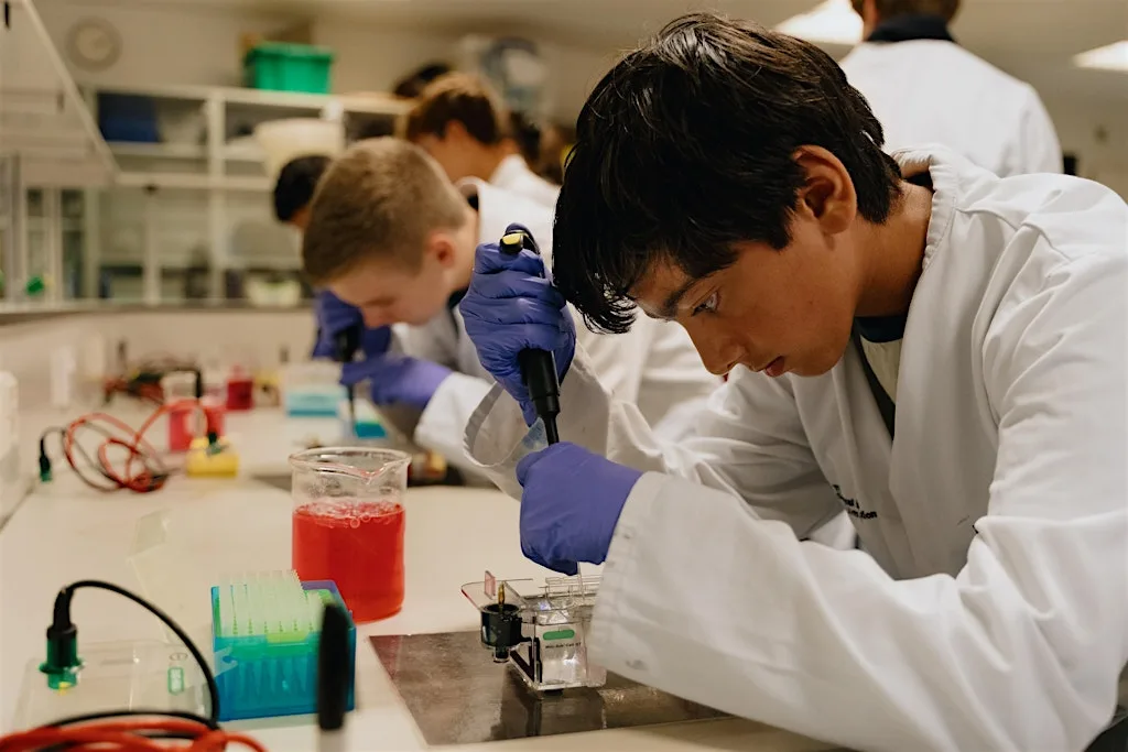 Holiday workshops: Bacterial evolution (Year 10 - 13) at The Royal Institution of Great Britain