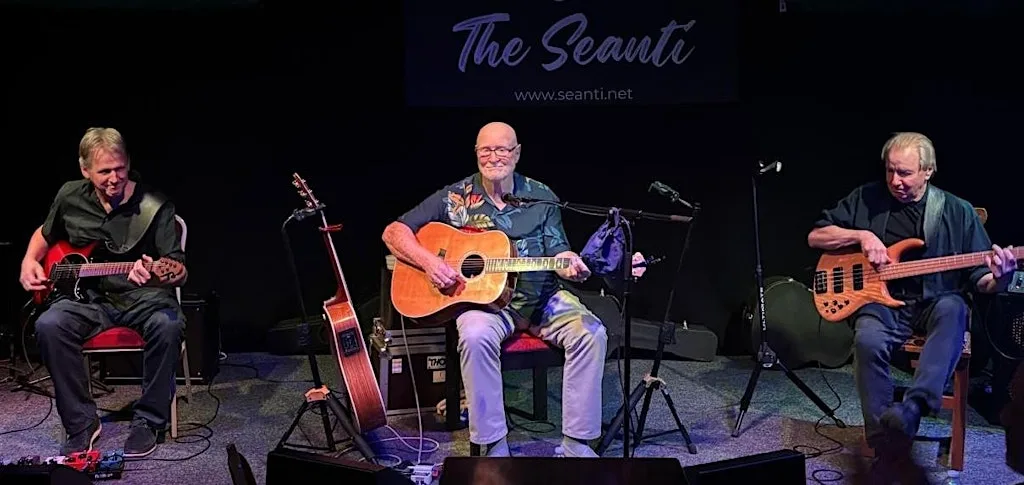 Mick Hanly, Anto Drennan & Eoghan O'Neill at The Seantí