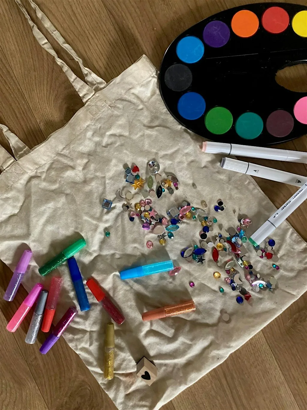 Rockstar/Popstar Craft Session at St Ninians Library