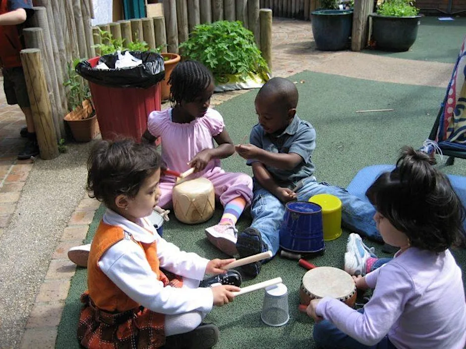 Music : Playing to learn and learning to play