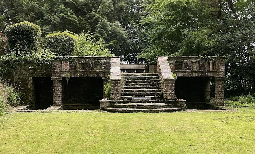 Silent Book Club Special- Italian Garden at The Italian Garden at Great Ambrook