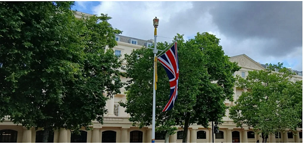 A Stroll Through St. James's: Painters, Pelicans, and Piccadilly