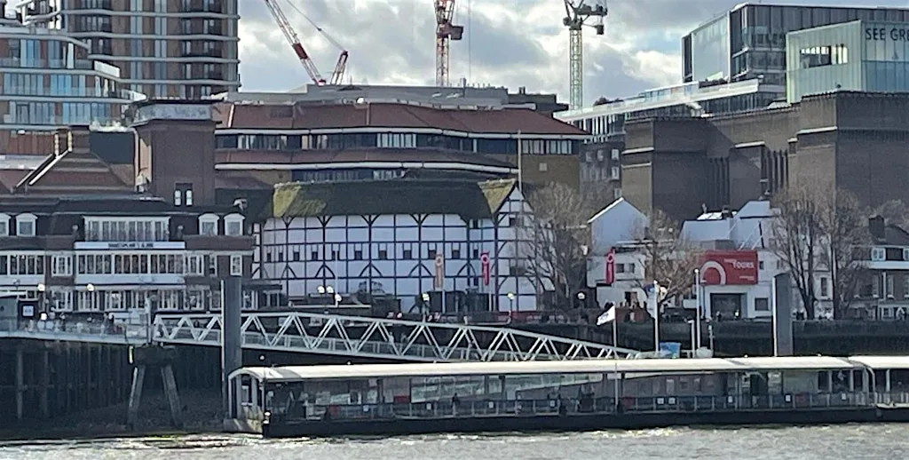 Southbank Highlights: A Walking Tour