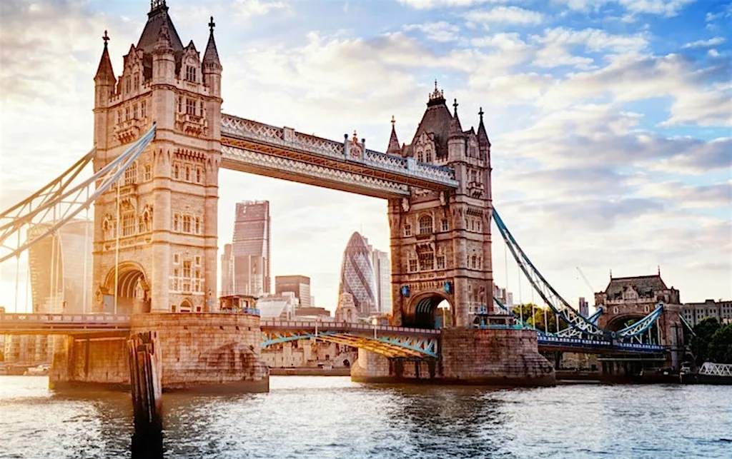 From Tower to Temple –includes drinks reception and tour of Temple Bar at Tower Hill Station
