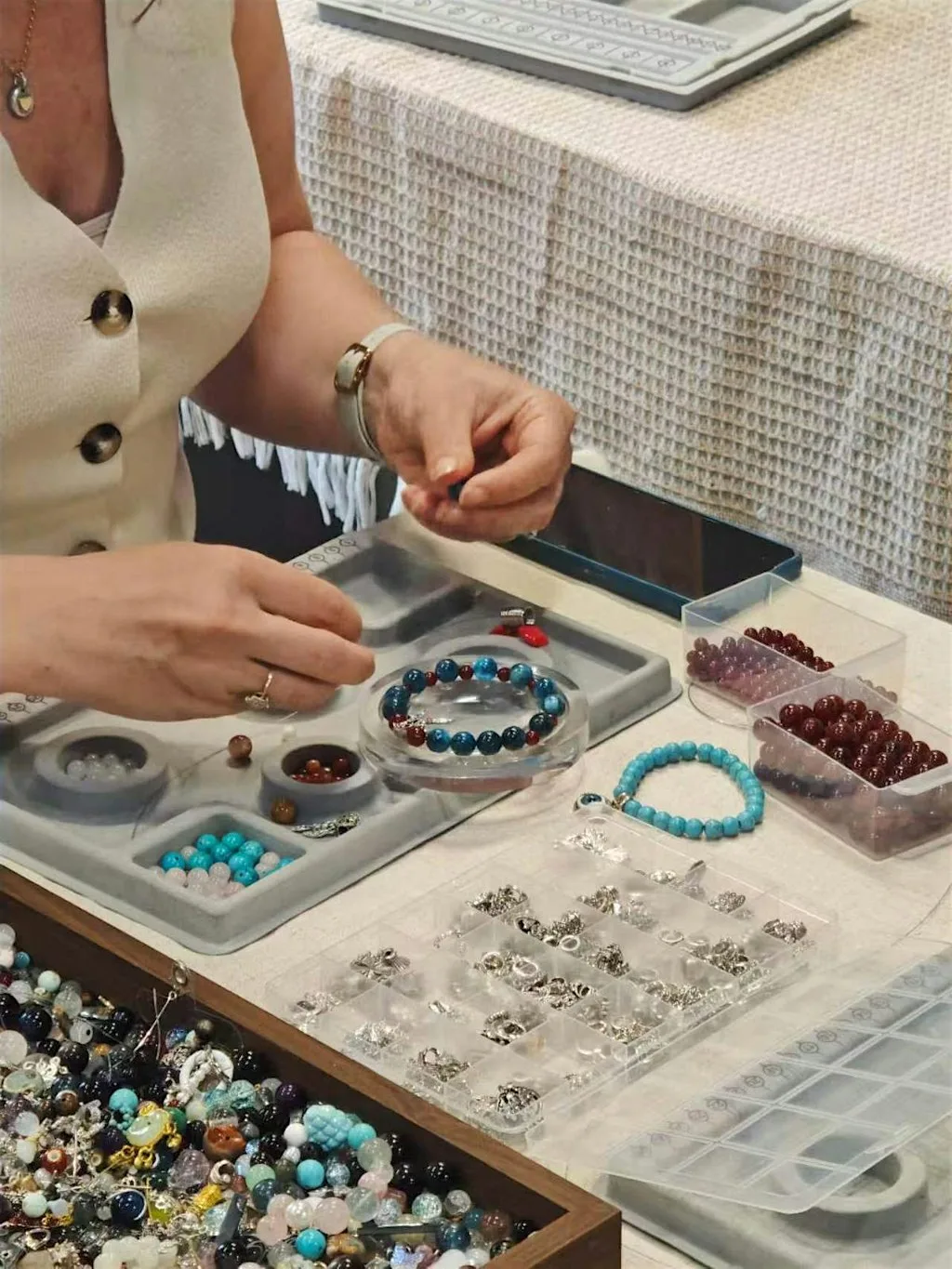 Healing Forest Beads Workshop|Create Your Own Bracelet with Cats at O&E ART CRAFT STUDIO