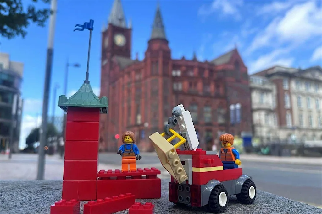 Lightbulb Summer: Redbrick Builders Club at Victoria Gallery & Museum