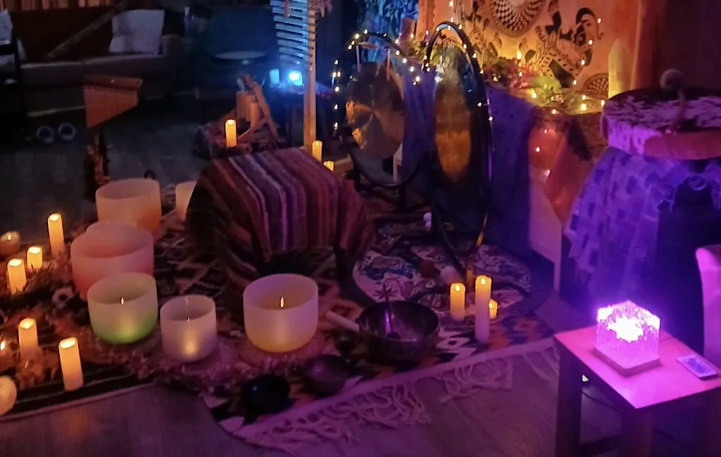 Deep relaxation and rejuvenation sound bath at Tamar court
