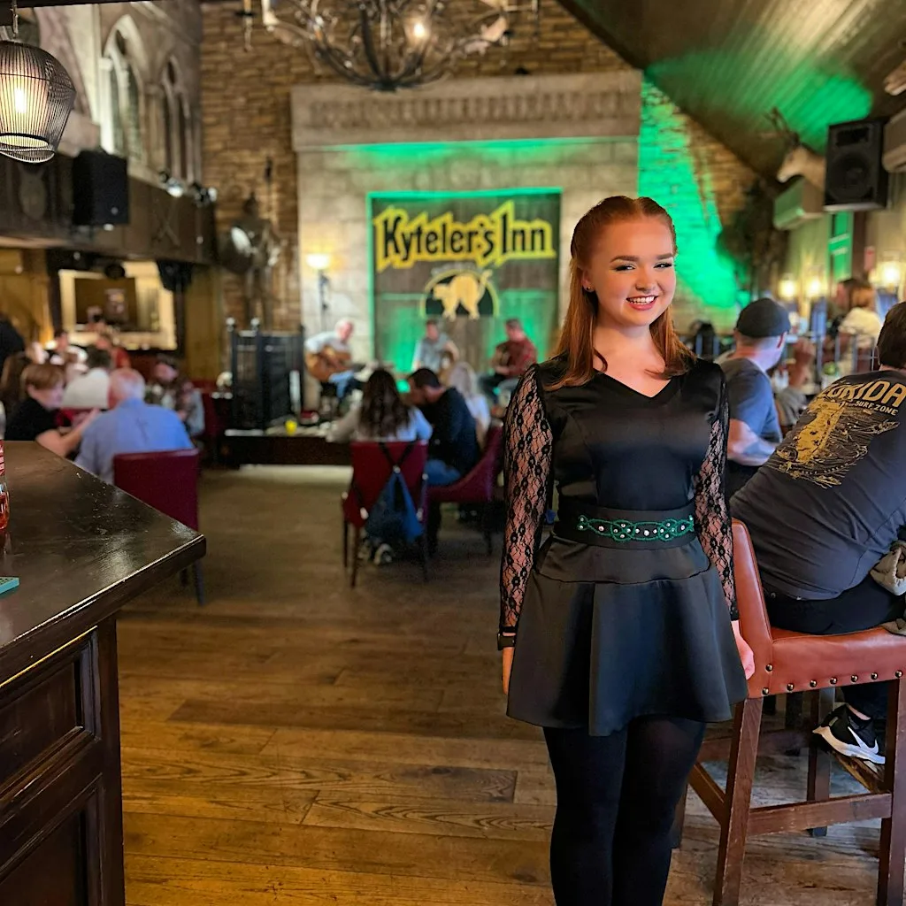 Kytelers Inn: Irish Dinner, Irish Dancing and Irish Music at Kyteler's Inn