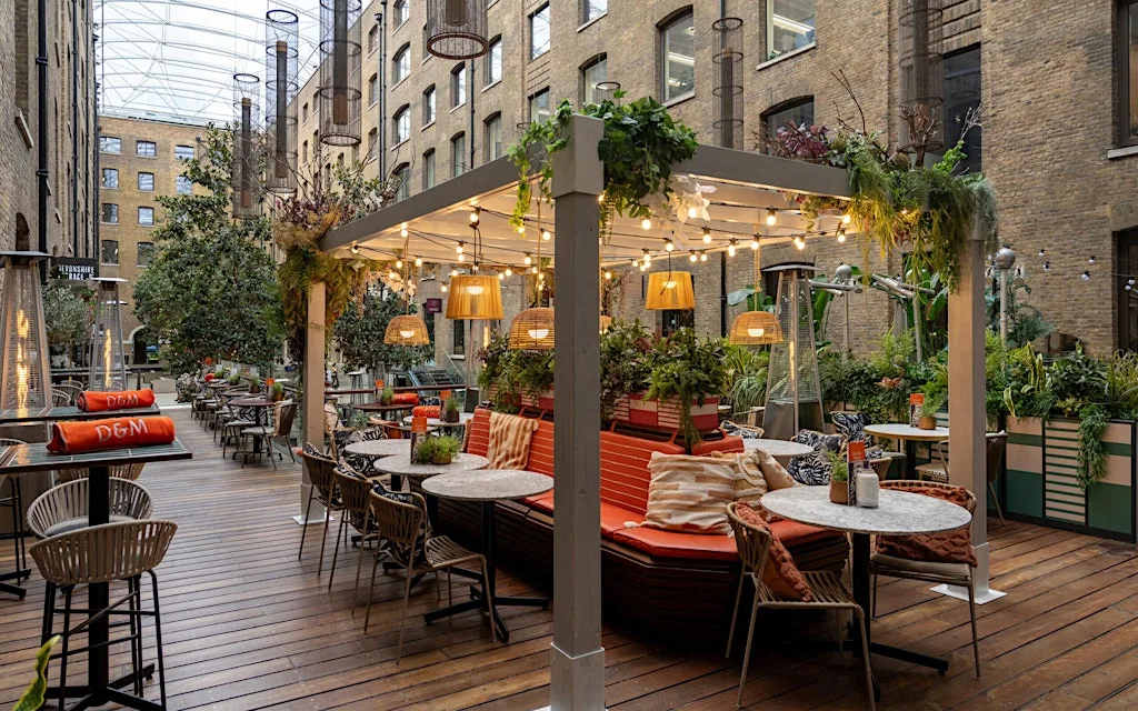 InterNations London Summer Party at Outdoor Terrace at Devonshire Terrace