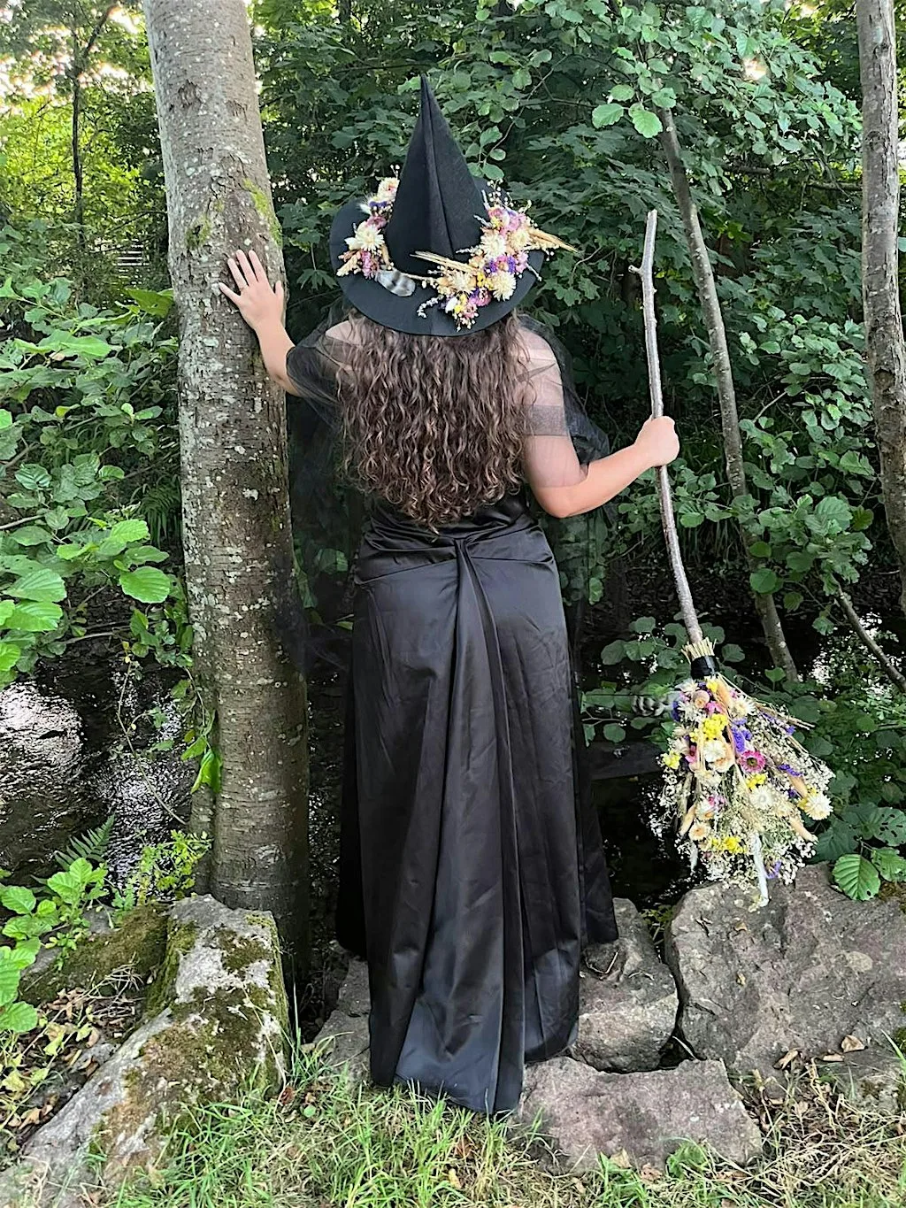 Dried Floral Witch Hat Workshop