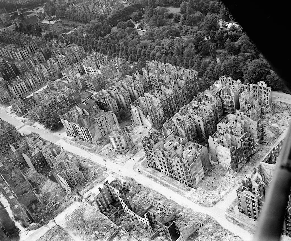 Port Cities as Cosmopolitan Places? Hanseatic Cities in the Wake of Nazism at The Levinsky Theatre