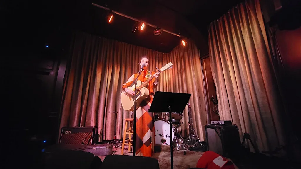 Lucy Griffiths - LIVE