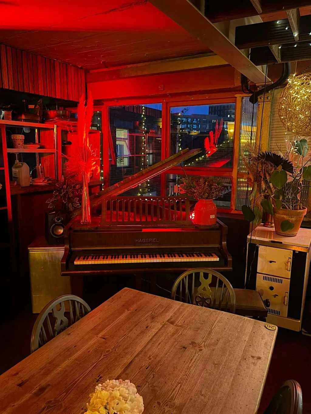 Vinyls n’ Blues at Hideaway
