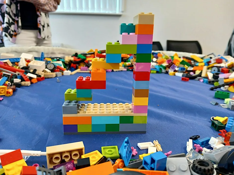 Constructing diverse teams