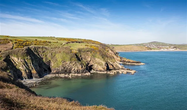 Taith tywys o Aberdaron / Guided walk from Aberdaron at National Trust - Porth y Swnt