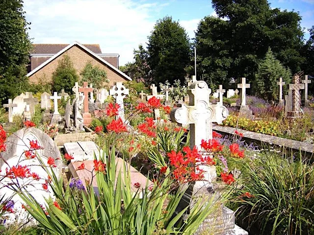 06. Explore St Marks Cemetery (12 Sept at 1200) at St Mark's Churchyard