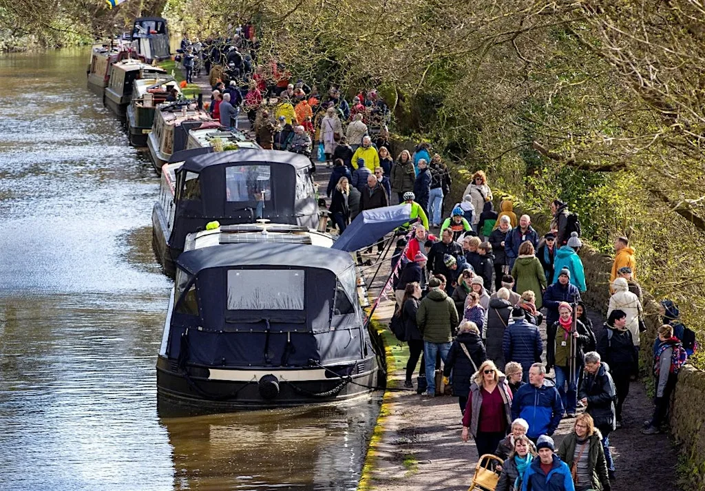 Bingley Heritage Walk at Bingley Three Rise Locks