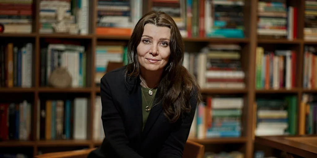 The Front List: Elif Shafak – EIBF Live Stream at Perth Art Gallery