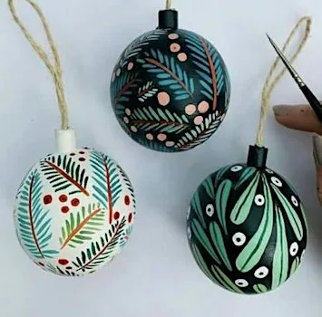Bauble and Bubbles at The White Swan