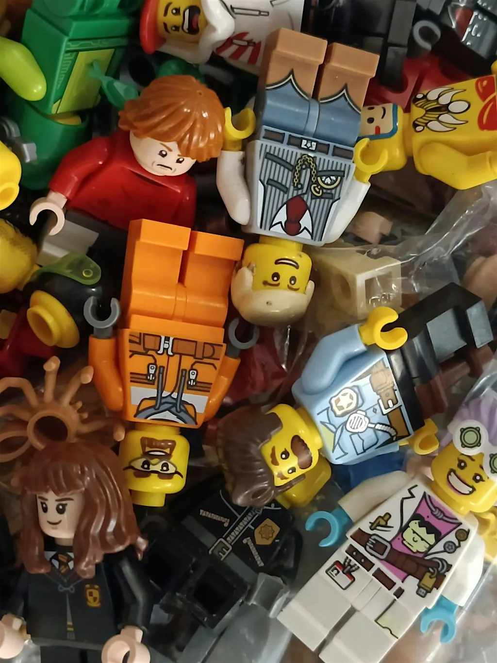 Drop In Kids Lego at The Compound
