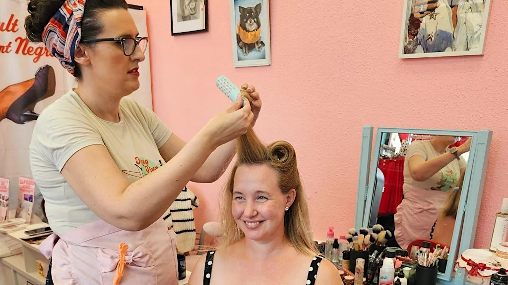 Heat-Free Vintage Hairstyling Masterclass at Le Keux Vintage Kent