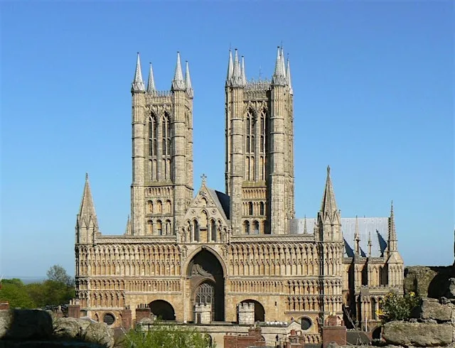 RETROFITTING TRADITIONAL AND HISTORIC BUILDINGS