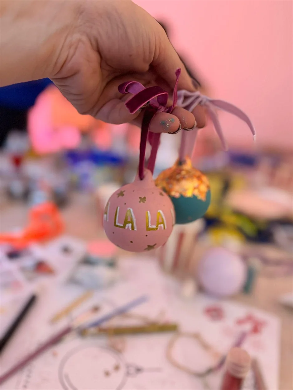 DEC YOUR BAUBLES - Paint and Sip, Christmas Workshop. at The Agricultural Inn, Brampford Speke.