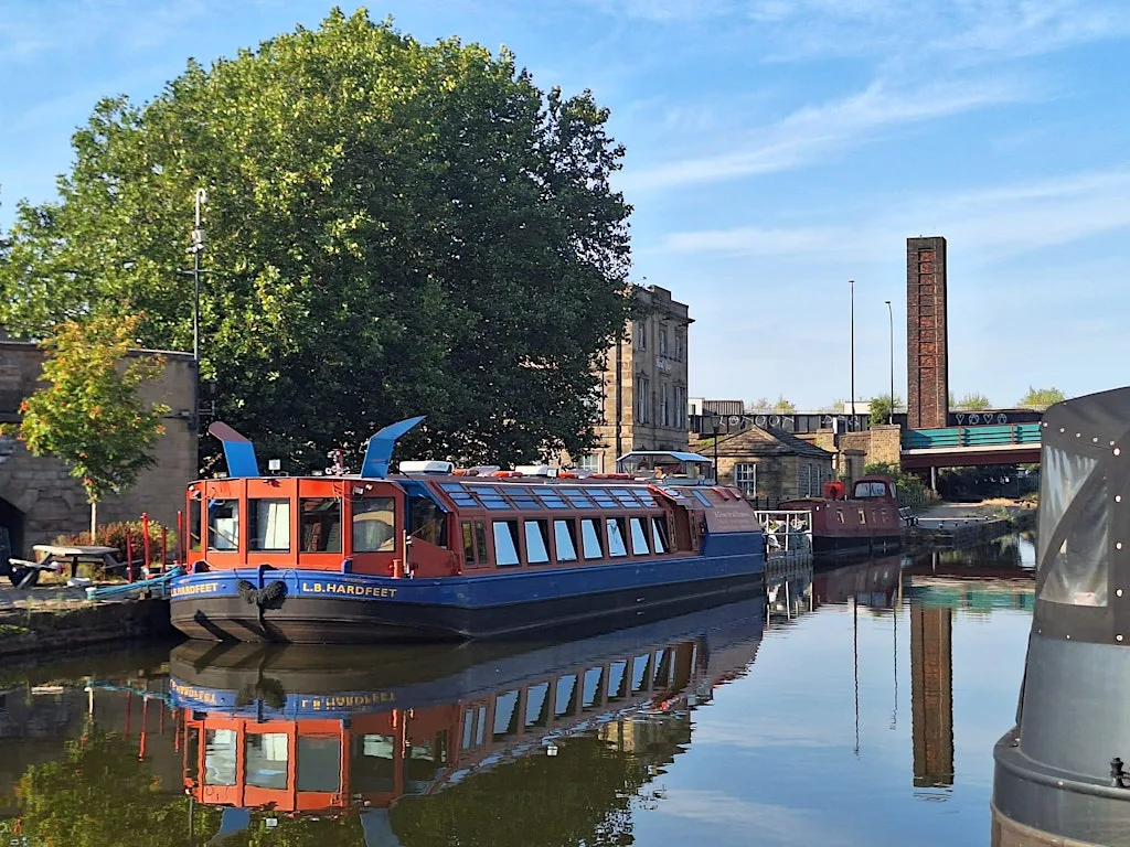 'Pie and Pea' cruise on the Sheffield and Tinsley Canal