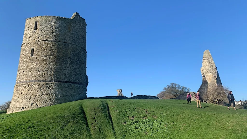 Beginners Hike, The Saffron Trail, Hadleigh Castle and Southend Pier at Liverpool Street station
