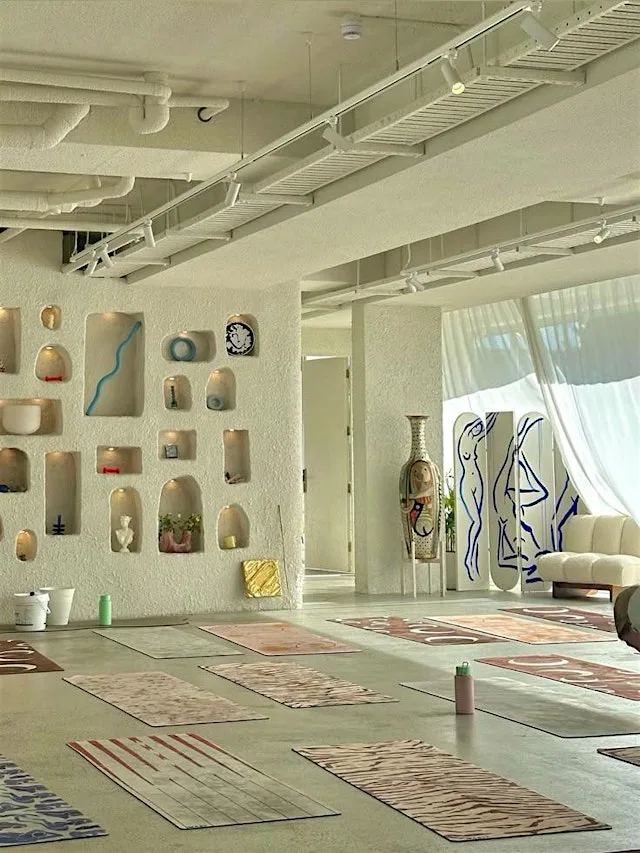 PILATES SOCIETY — FRIDAY FEELING