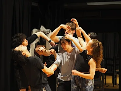 Presence in the Digital Age: Tanztheater Performance-Making Workshop