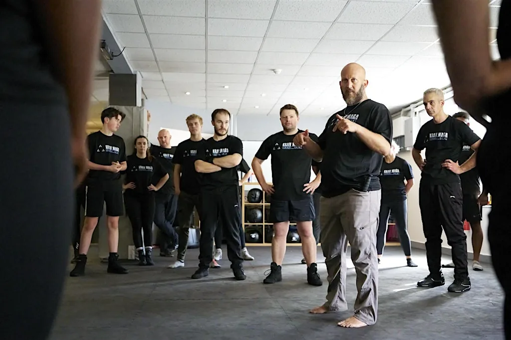 Real-World Self-Defence: Commuters, Crowds & Confined Spaces
