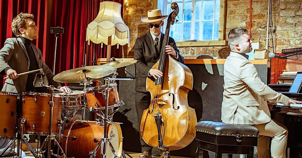 The Ross Hicks Trio - Live