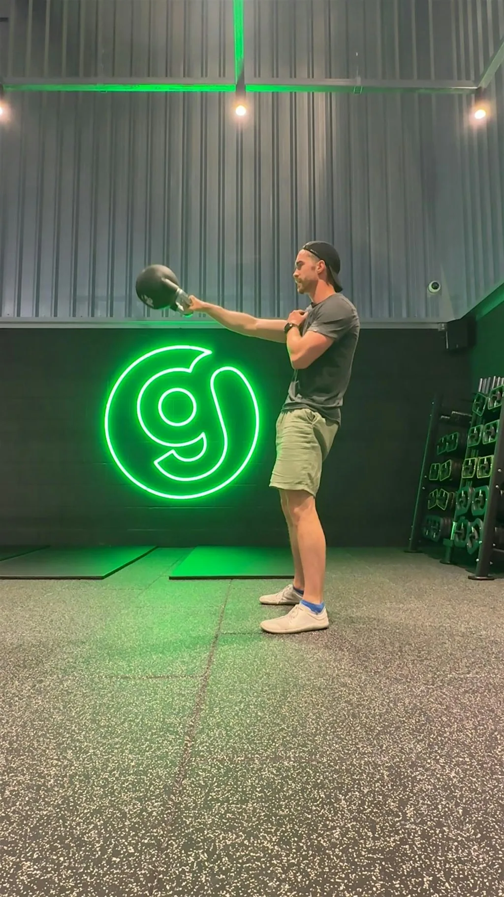 Kettlebell basics - learn the KB swing