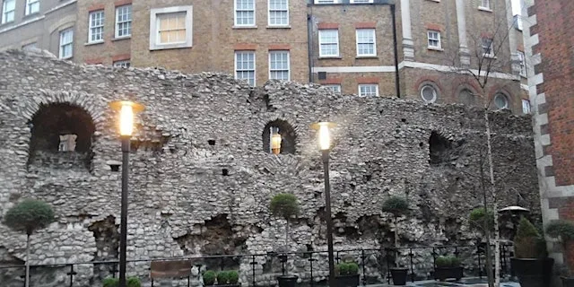 Walking Tour - Exploring Roman London at Tower Hill Tube Station