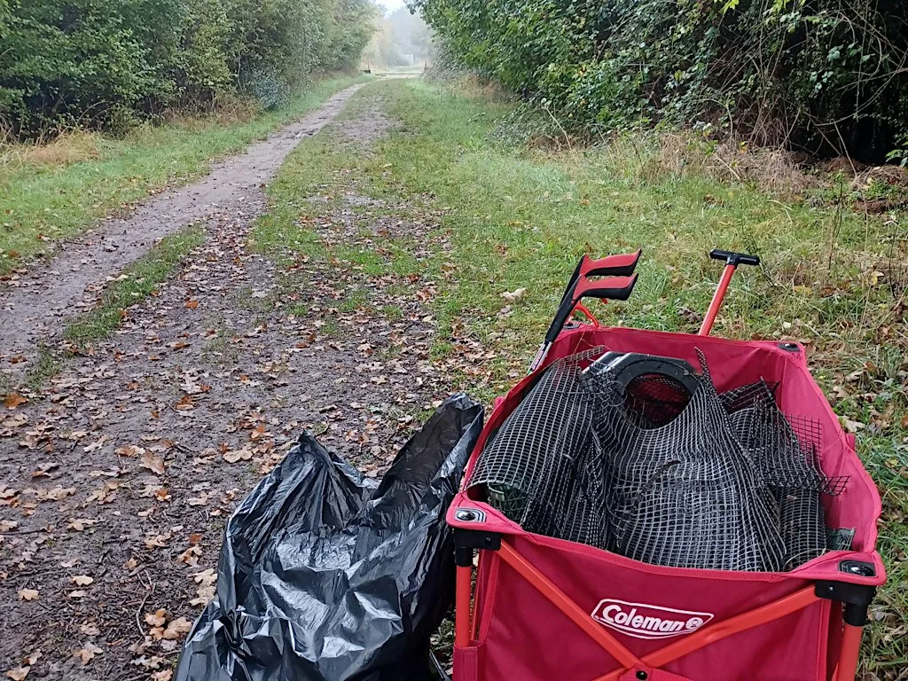 Family-friendly community work party on Cambourne Nature Reserve