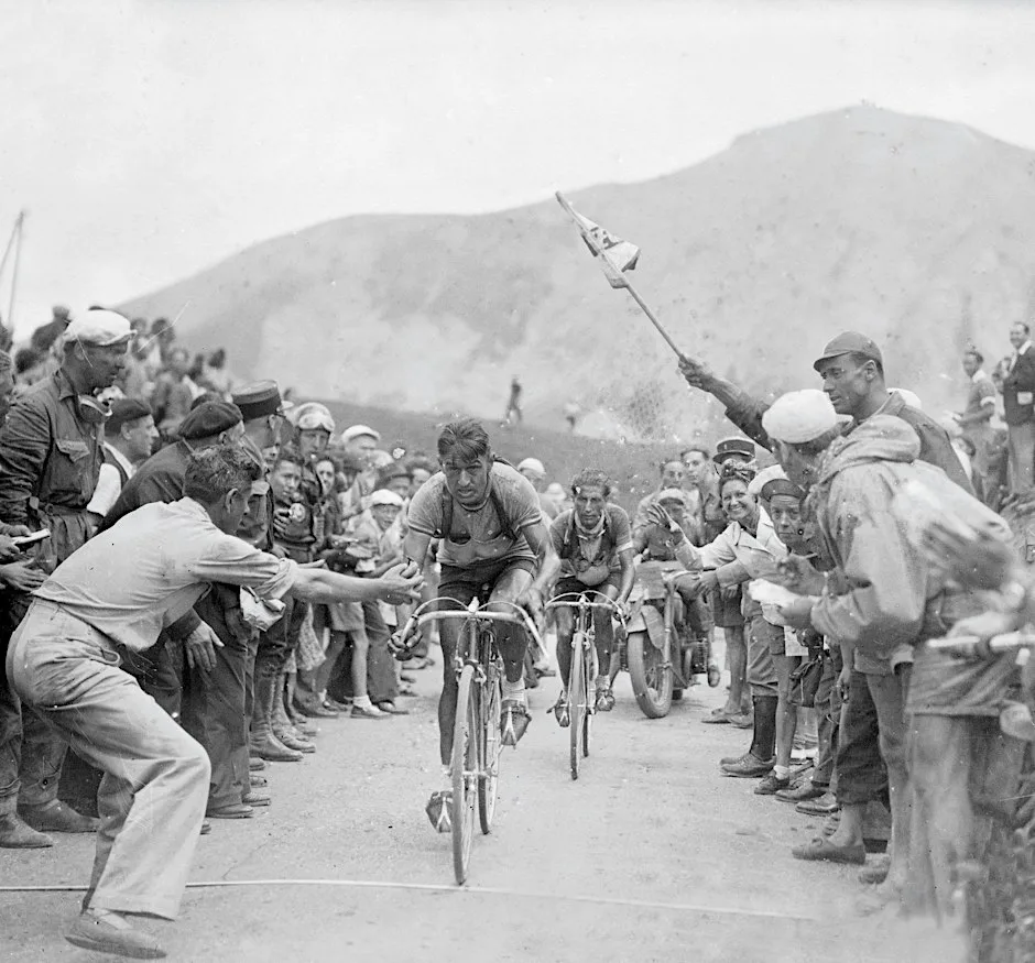 The crazy side of the Tour de France - A talk by Chris Sidwells