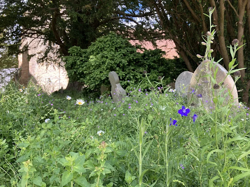 Churchyards for Clergy in the Diocese of Oxford at St Helen's Church