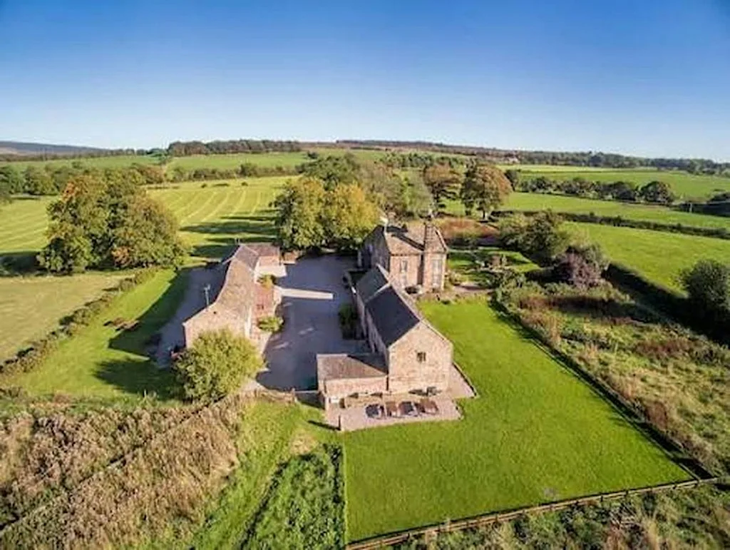 Autumn Craft Retreat in Charming Peak District 3 Night Escape