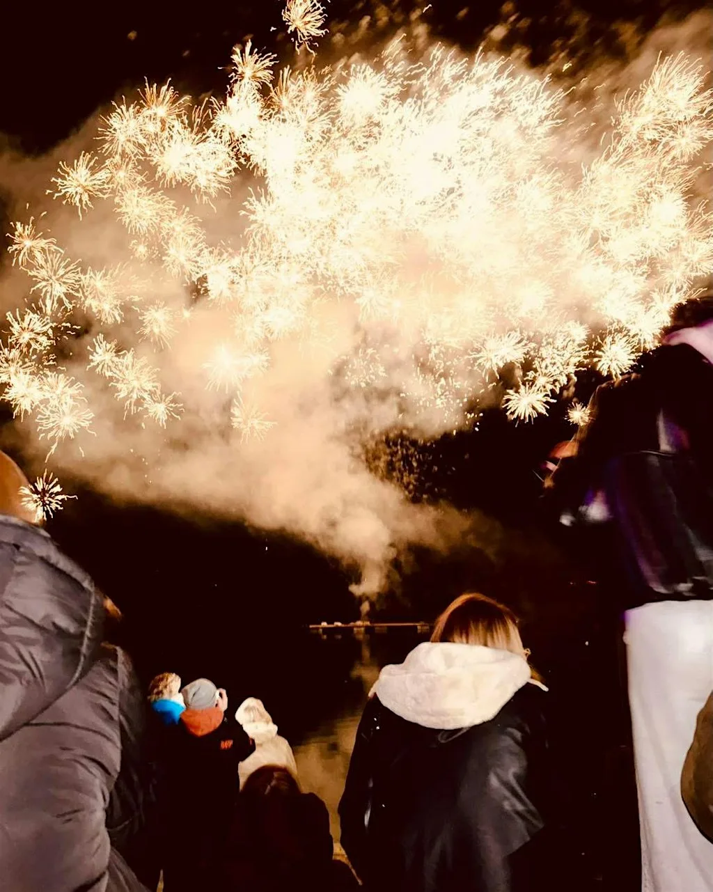 Lagoona Park Firework Nights 2026 – Fireworks Over the Lake