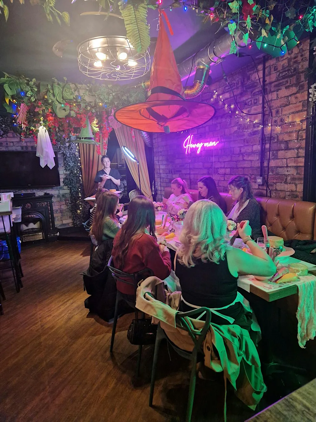 Half term Halloween cake class