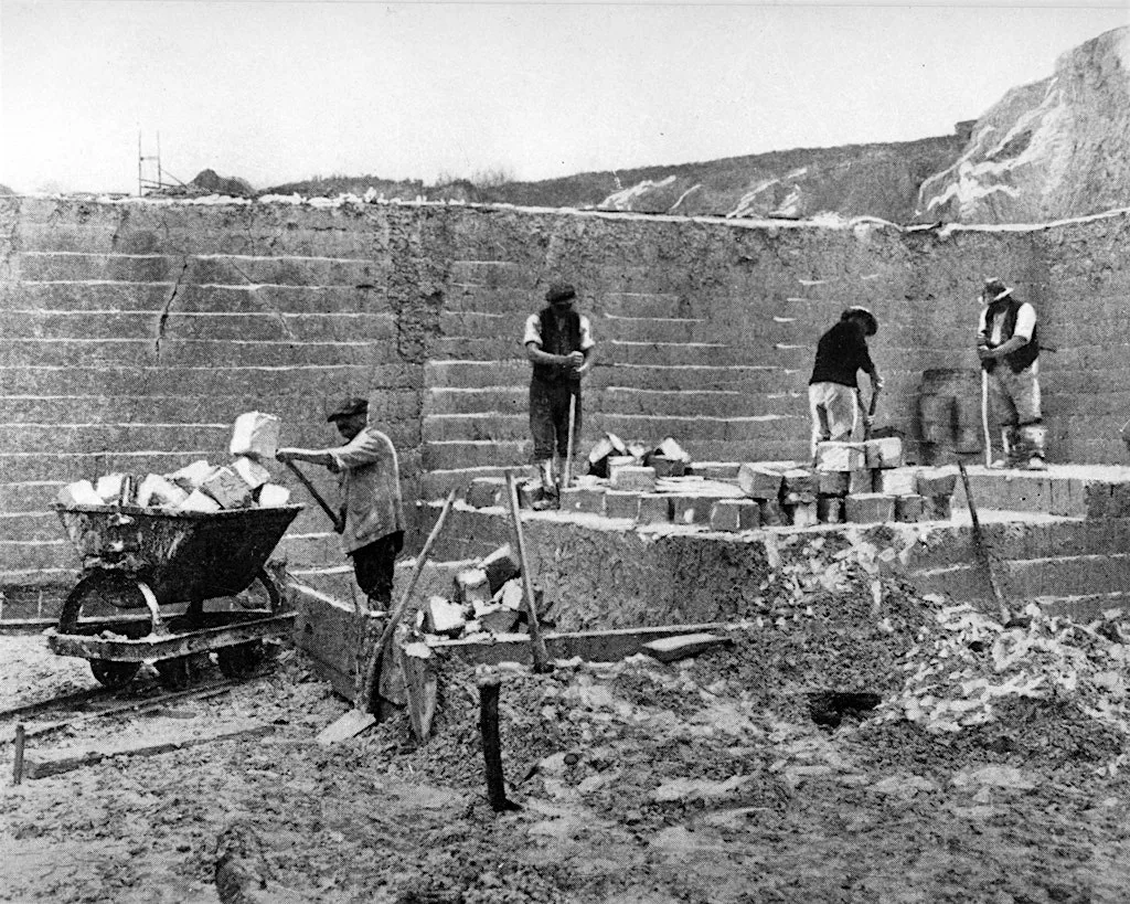 Winning the Clay - Illustrated Talk by Dr Rebecca Nunes and Sophy Rickett at Newton's Place