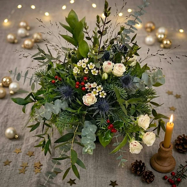 Christmas Table Decoration: Festive Floral Posy